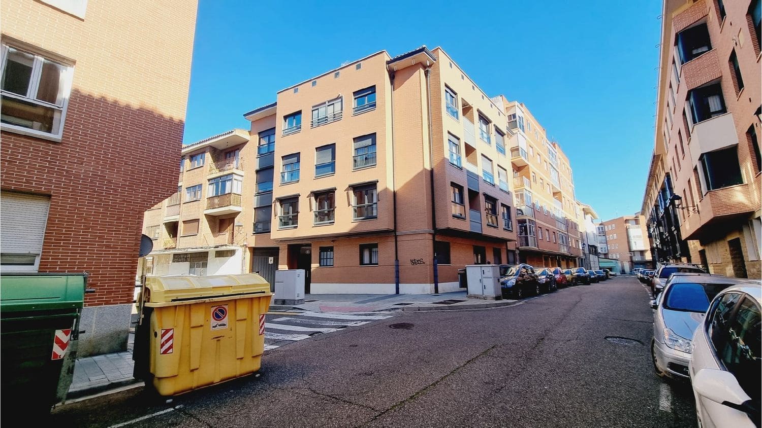 3 bedroom Apartment for sale in Palencia city with garage - € 250,000 (Ref: 9115753)