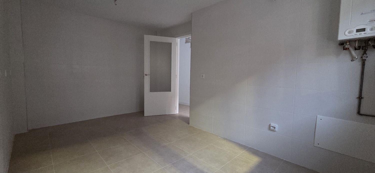 4 bedroom Townhouse for sale in Venta de Banos with garage - € 142,500 (Ref: 9115756)