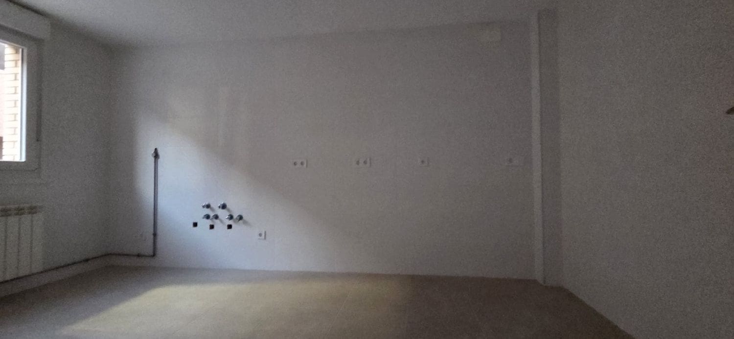 4 bedroom Townhouse for sale in Venta de Banos with garage - € 142,500 (Ref: 9115756)