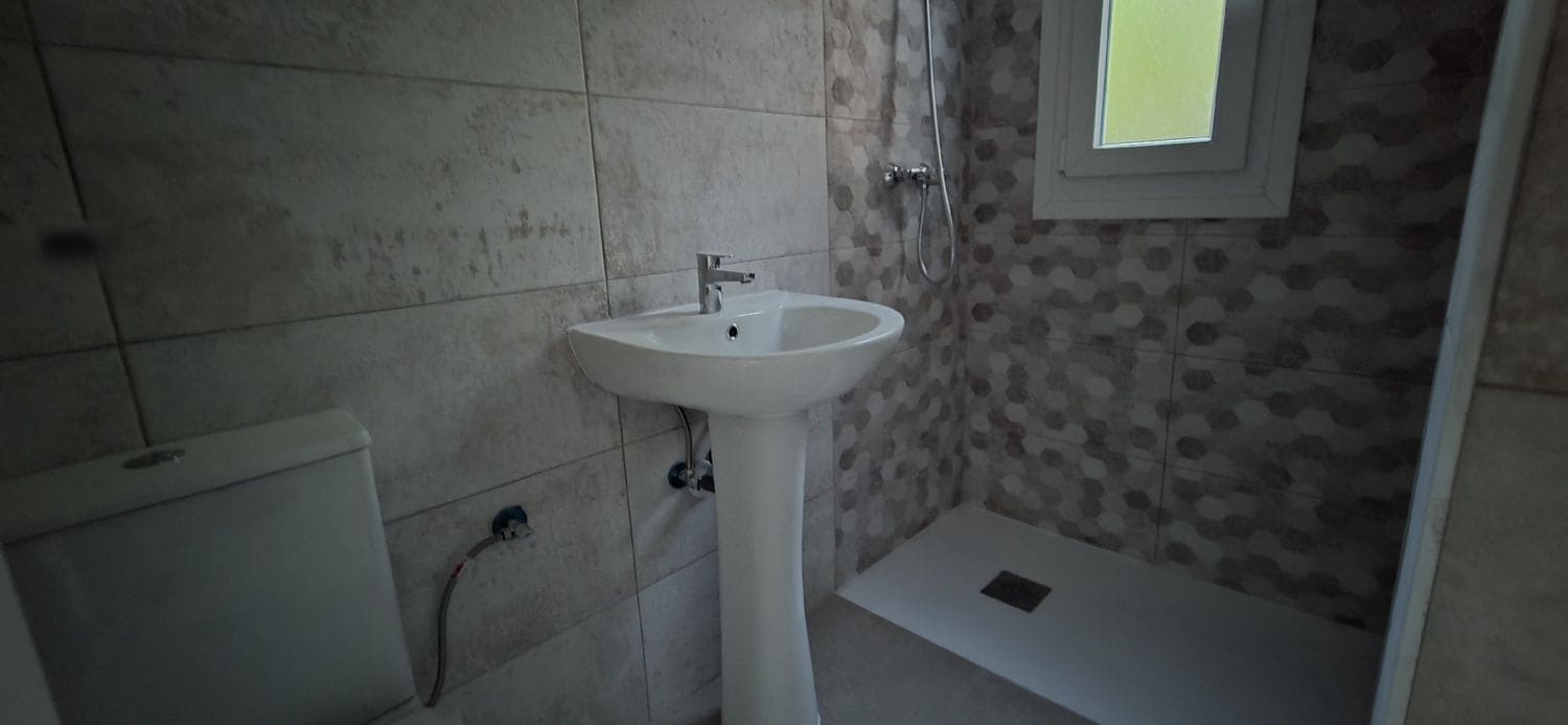 4 bedroom Townhouse for sale in Venta de Banos with garage - € 142,500 (Ref: 9115756)