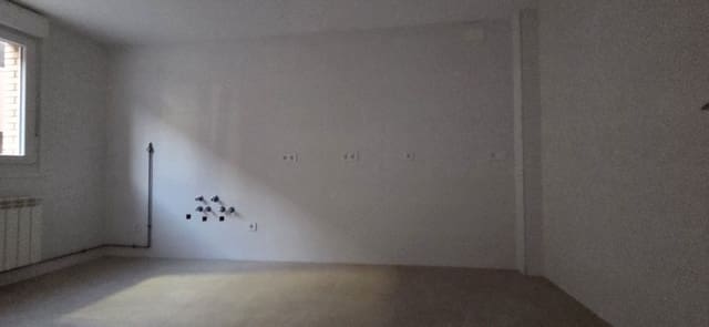 4 bedroom Townhouse for sale in Venta de Baños with garage - € 142,500 (Ref: 9115756)