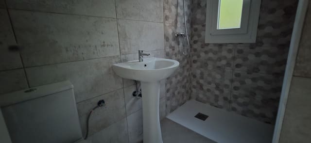 4 bedroom Townhouse for sale in Venta de Baños with garage - € 142,500 (Ref: 9115756)