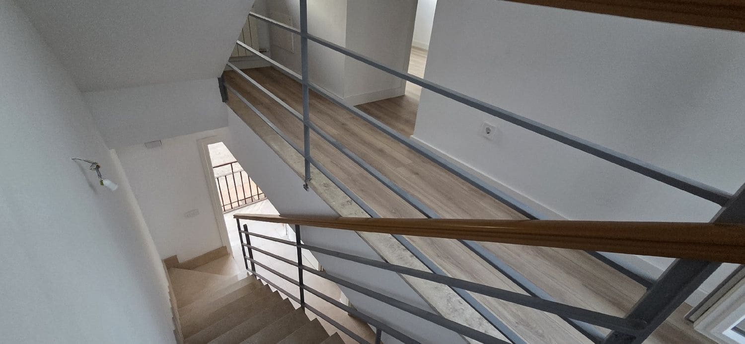 4 bedroom Townhouse for sale in Venta de Banos with garage - € 142,500 (Ref: 9115756)