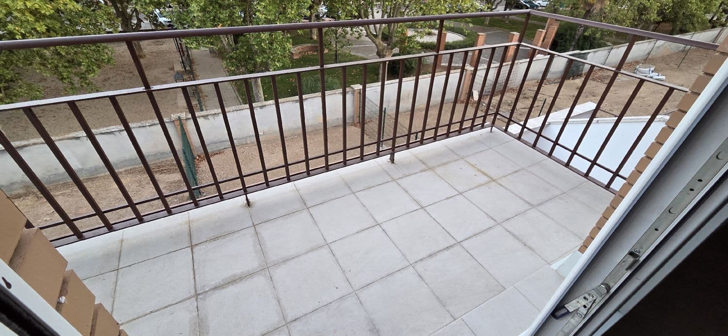 4 bedroom Townhouse for sale in Venta de Banos with garage - € 142,500 (Ref: 9115756)