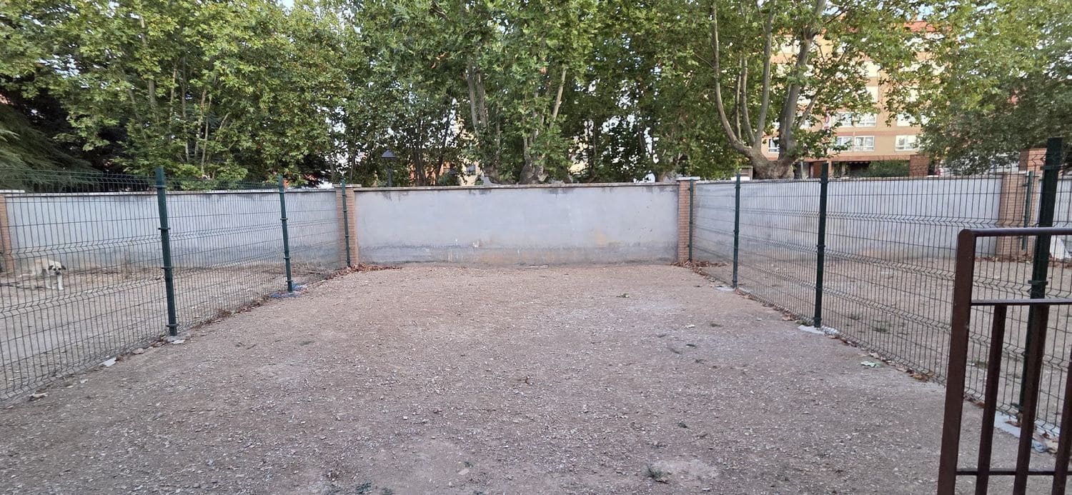 4 bedroom Townhouse for sale in Venta de Banos with garage - € 142,500 (Ref: 9115756)