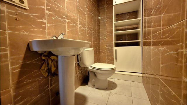 Erhverv til leje i Palencia by - € 500 (Ref: 9115757)