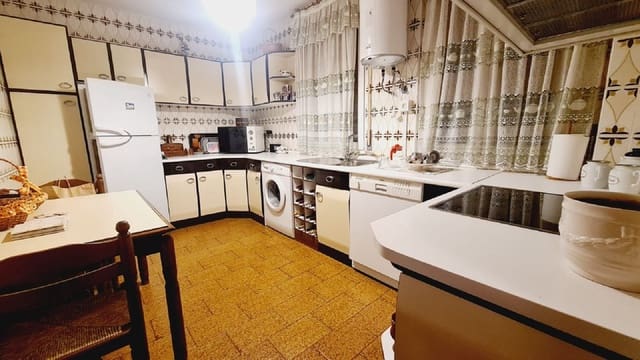 3 soveværelse Lejlighed til salg i Palencia by - € 98.000 (Ref: 9115758)