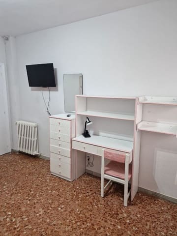 5 bedroom Apartment for sale in Palencia city - € 299,000 (Ref: 9115759)