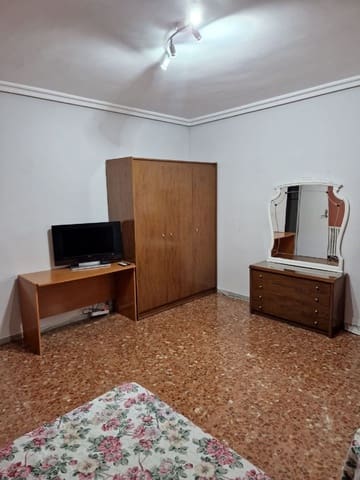 5 bedroom Apartment for sale in Palencia city - € 299,000 (Ref: 9115759)