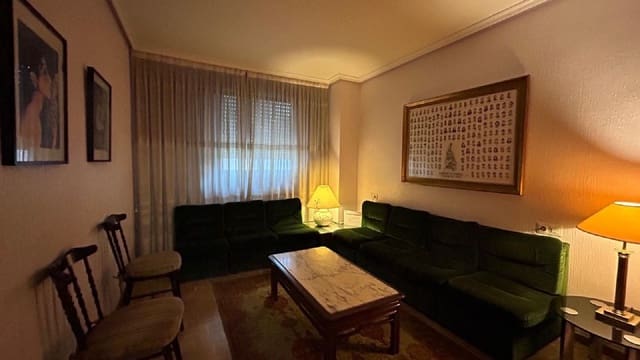 3 bedroom Apartment for sale in Palencia city - € 250,000 (Ref: 9115761)