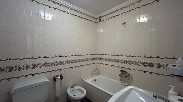 3 bedroom Apartment for sale in Palencia city - € 250,000 (Ref: 9115761)