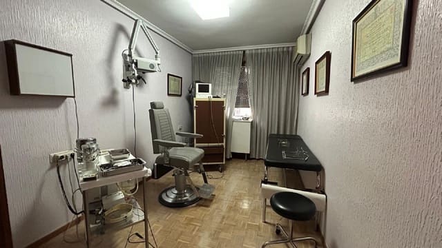 3 bedroom Apartment for sale in Palencia city - € 250,000 (Ref: 9115761)