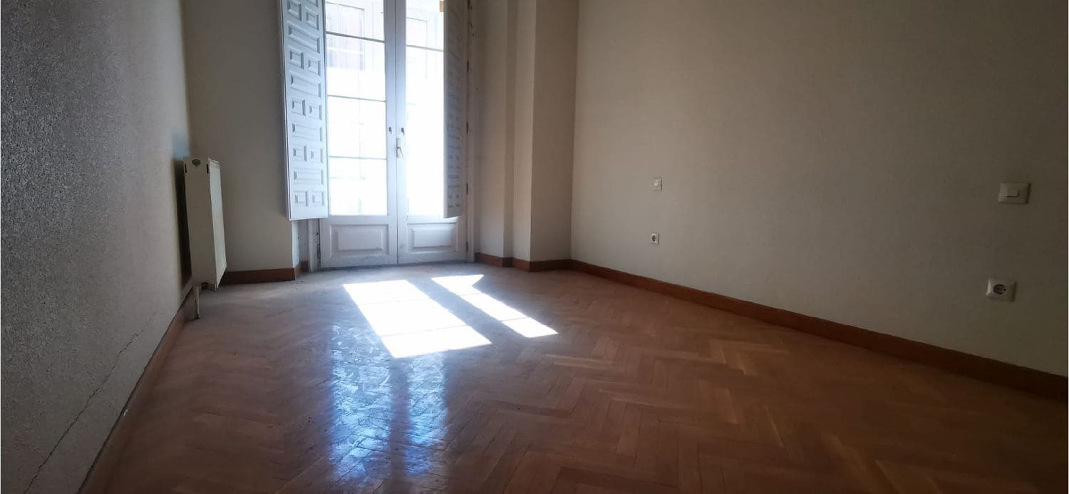 3 bedroom Apartment for sale in Palencia city with garage - € 290,000 (Ref: 9115763)