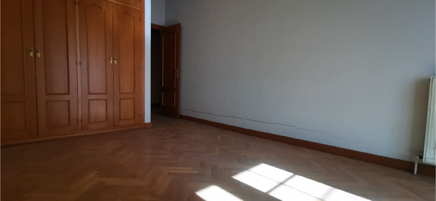 3 bedroom Apartment for sale in Palencia city with garage - € 290,000 (Ref: 9115763)