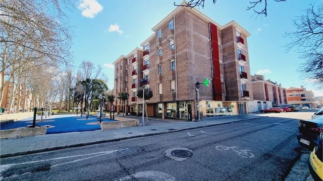 3 bedroom Apartment for sale in Palencia city with garage - € 189,500 (Ref: 9115769)