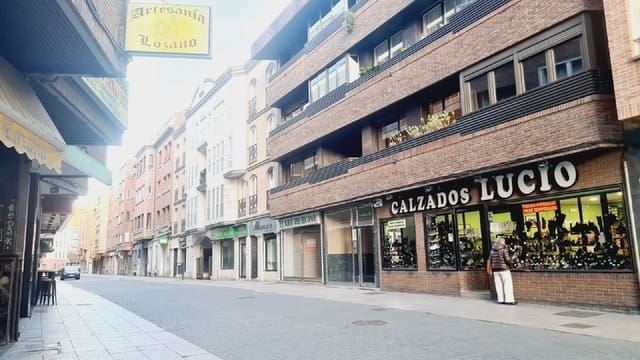 4 makuuhuone Huoneisto myytävänä paikassa Palencia kaupunki - 244 000 € (Ref: 9115774)