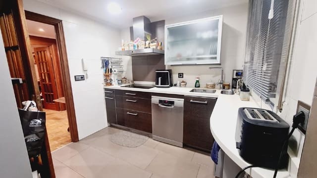 4 bedroom Apartment for sale in Palencia city - € 244,000 (Ref: 9115774)