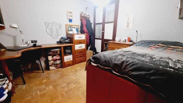 4 bedroom Apartment for sale in Palencia city - € 244,000 (Ref: 9115774)