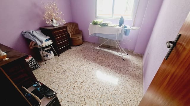 4 soveværelse Lejlighed til salg i Venta de Baños - € 89.900 (Ref: 9115777)