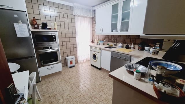 4 soveværelse Lejlighed til salg i Venta de Baños - € 89.900 (Ref: 9115777)