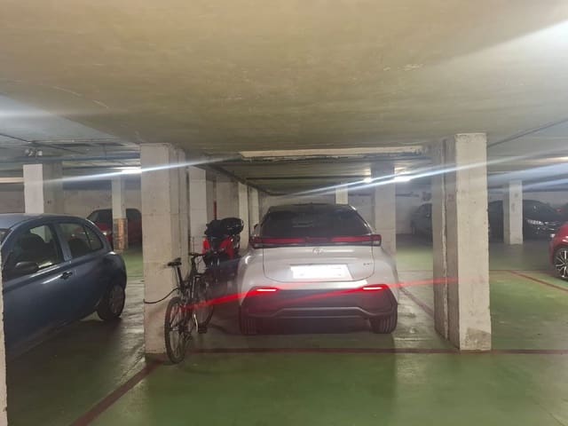 Garage til salg i Palencia by - € 16.000 (Ref: 9115778)