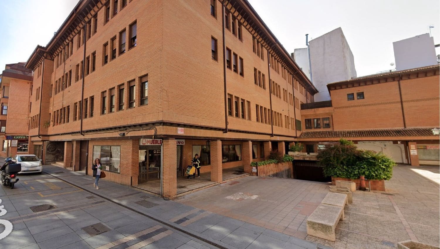 Garage til salg i Palencia by - € 31.000 (Ref: 9115786)