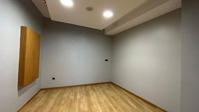 Commercieel te koop in Palencia stad - € 300.000 (Ref: 9115791)