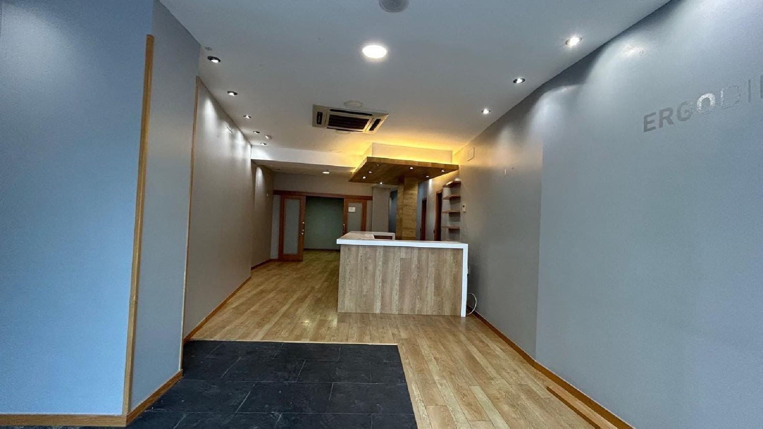 Comercial para venda em Palencia / Palenca cidade - 300 000 € (Ref: 9115791)