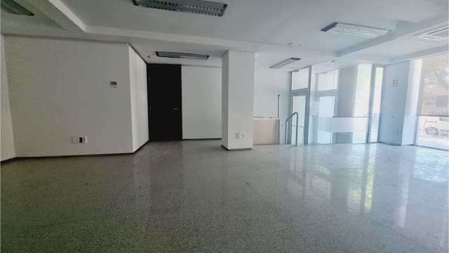 Commercial for sale in Palencia city - € 398,500 (Ref: 9115793)