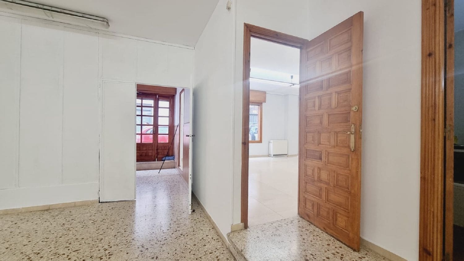 Erhverv til leje i Palencia by - € 525 (Ref: 9115794)