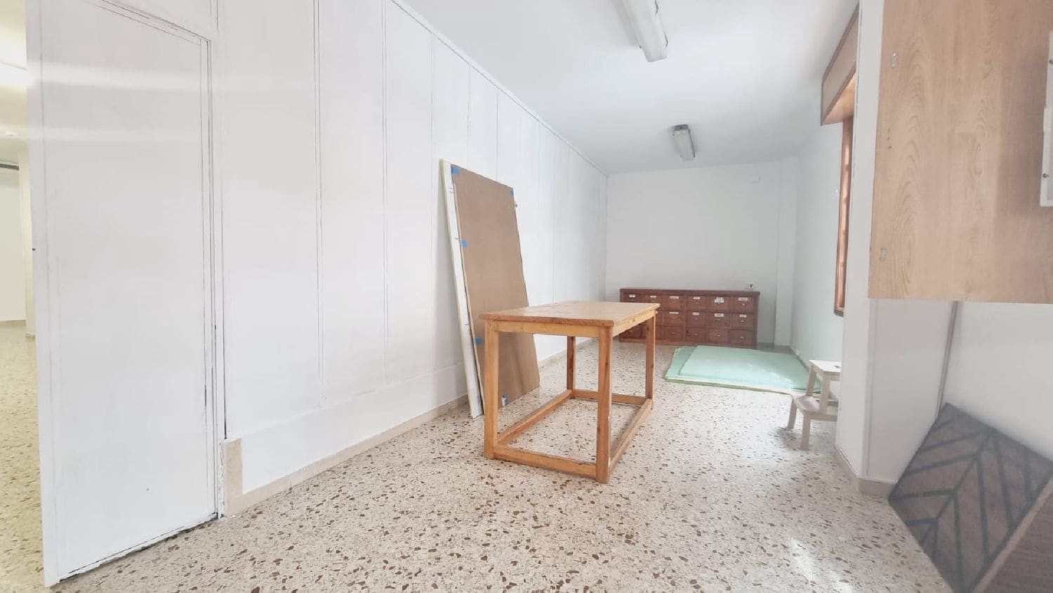 Erhverv til leje i Palencia by - € 525 (Ref: 9115794)