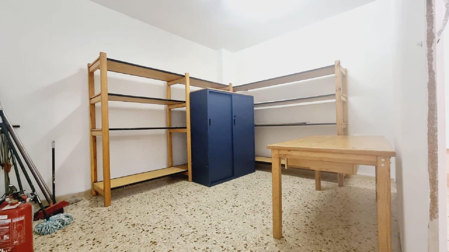 Erhverv til leje i Palencia by - € 525 (Ref: 9115794)