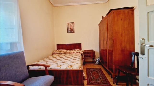 Villa for sale in Palencia city - € 226,000 (Ref: 9115817)