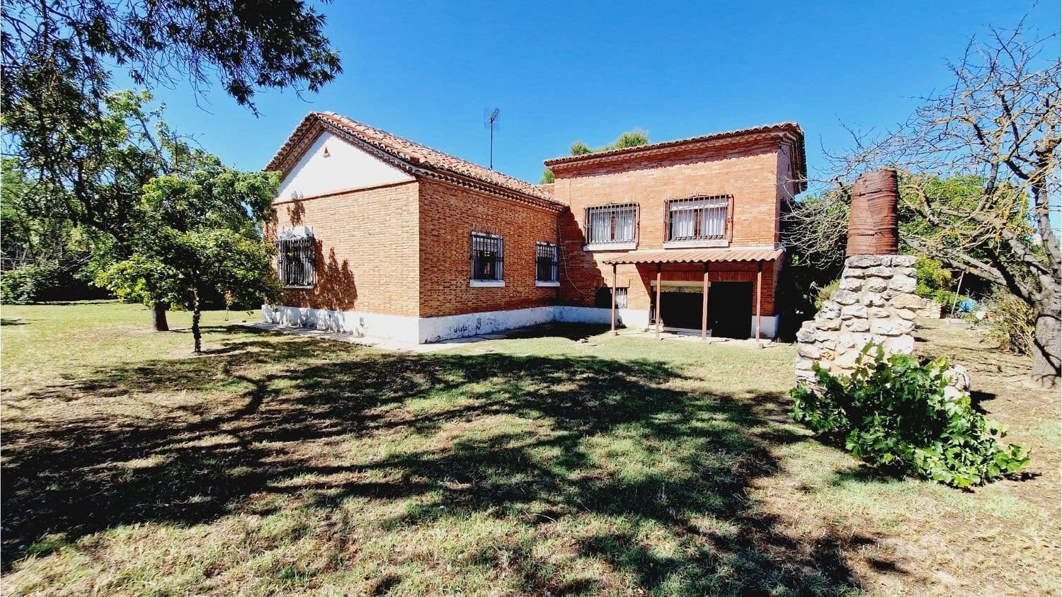 Villa for sale in Palencia city - € 226,000 (Ref: 9115817)