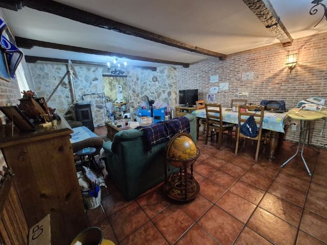 Townhouse for sale in Tariego de Cerrato - € 169,000 (Ref: 9115825)