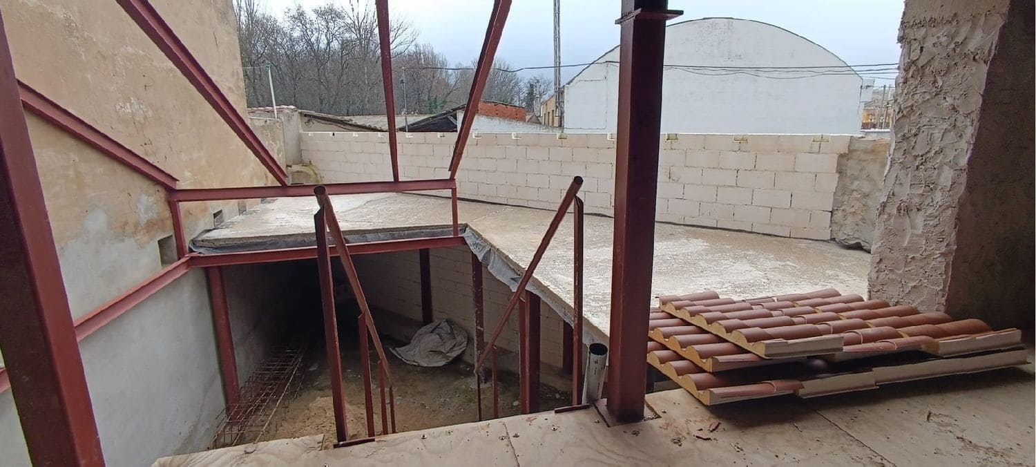 Townhouse for sale in Palencia city - € 80,000 (Ref: 9115826)