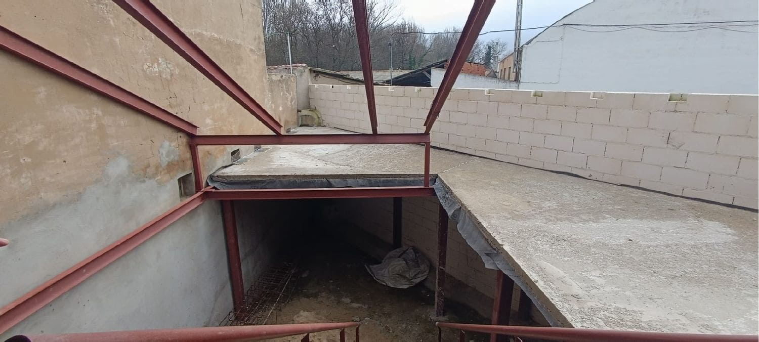 Townhouse for sale in Palencia city - € 80,000 (Ref: 9115826)