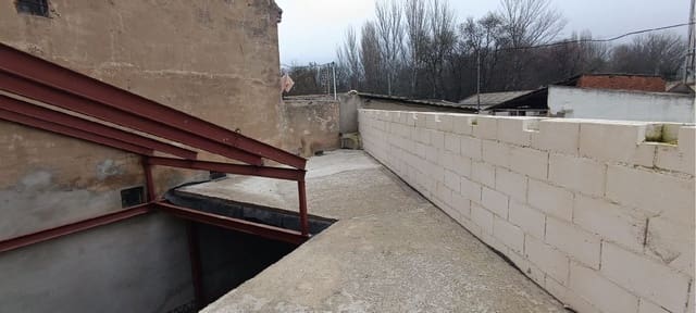 Townhouse for sale in Palencia city - € 80,000 (Ref: 9115826)