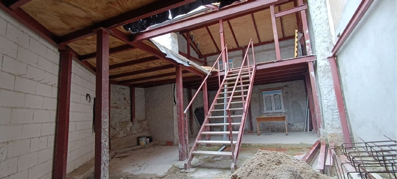 Townhouse for sale in Palencia city - € 80,000 (Ref: 9115826)