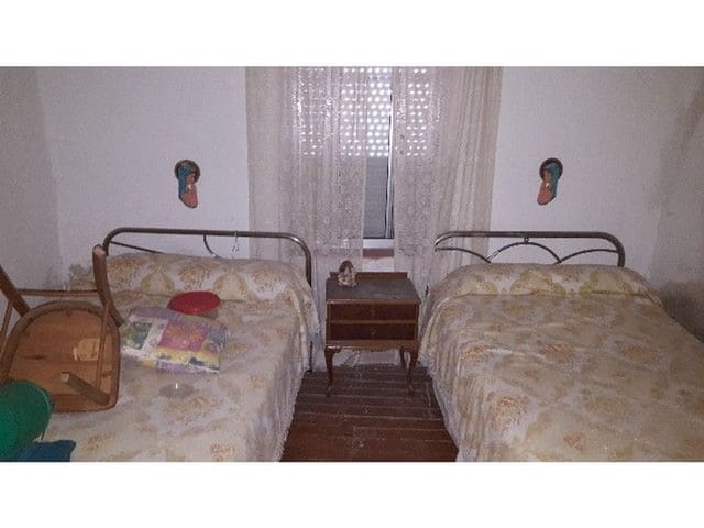 Townhouse for sale in Dueñas - € 60,000 (Ref: 9226158)