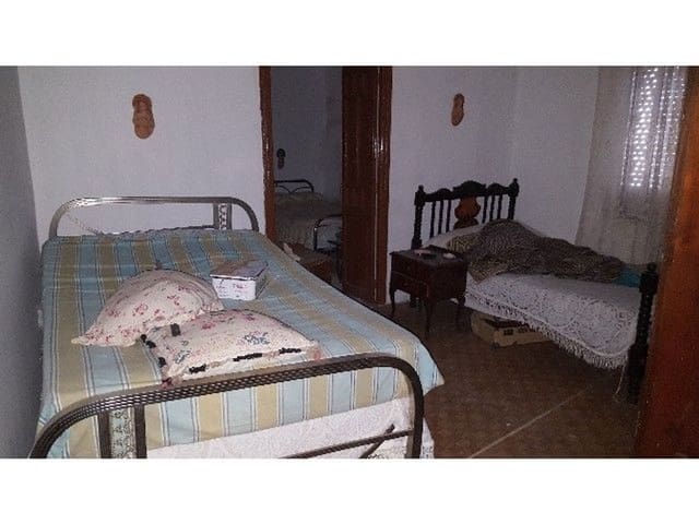 Townhouse for sale in Dueñas - € 60,000 (Ref: 9226158)