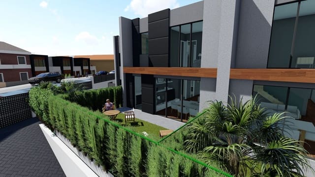 4 bedroom Townhouse for sale in Palencia city with garage - € 284,000 (Ref: 9371272)