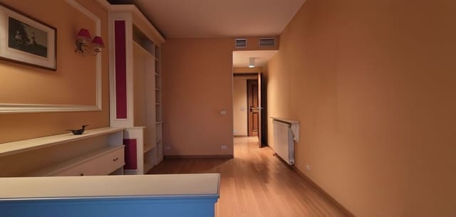 4 sypialnia Apartament na sprzedaż w Miasto Palencia z garażem - 449 000 € (Ref: 9844774)