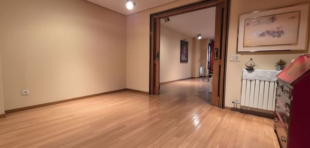 4 sypialnia Apartament na sprzedaż w Miasto Palencia z garażem - 449 000 € (Ref: 9844774)