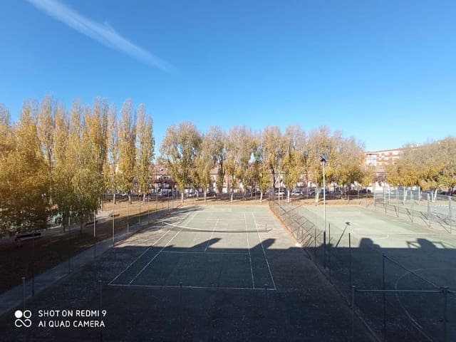 Dom na sprzedaż w Miasto Palencia - 195 000 € (Ref: 9860685)