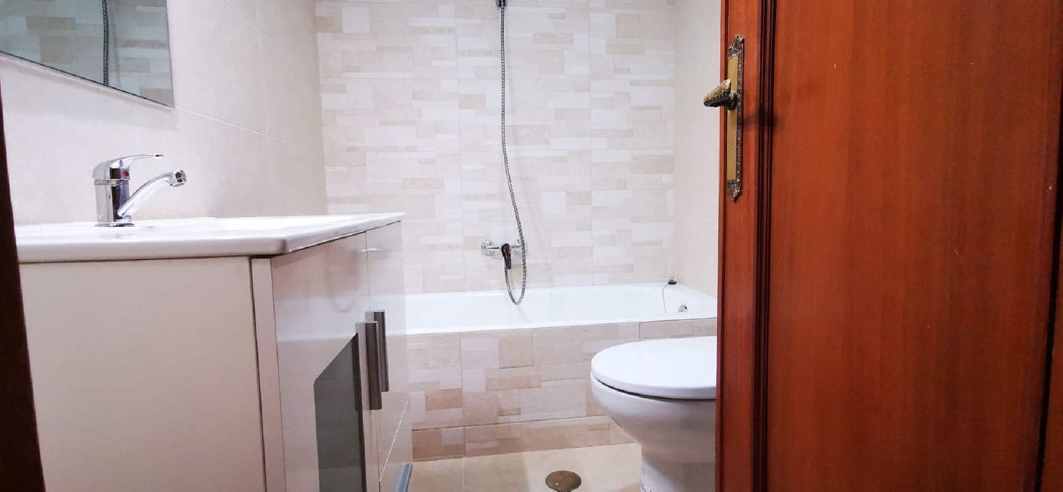 Townhouse for rent in Palencia city - € 750 (Ref: 9860686)