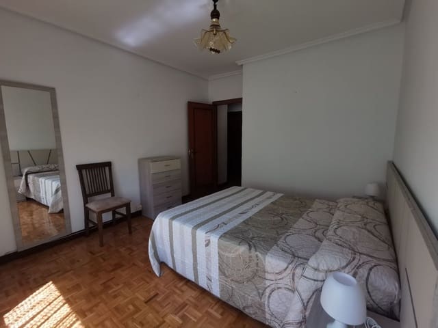 Townhouse for rent in Palencia city - € 750 (Ref: 9860686)
