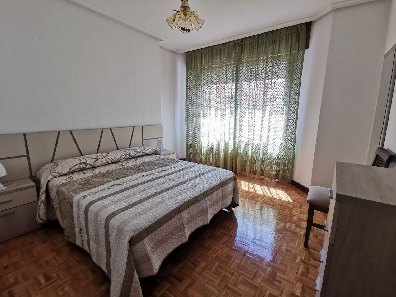 Townhouse for rent in Palencia city - € 750 (Ref: 9860686)