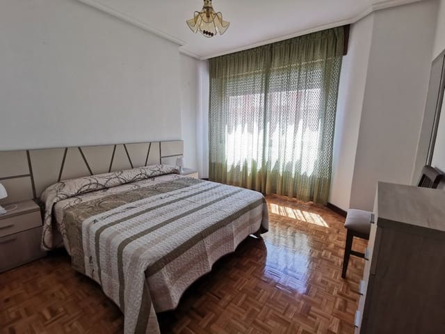Townhouse for rent in Palencia city - € 750 (Ref: 9860686)