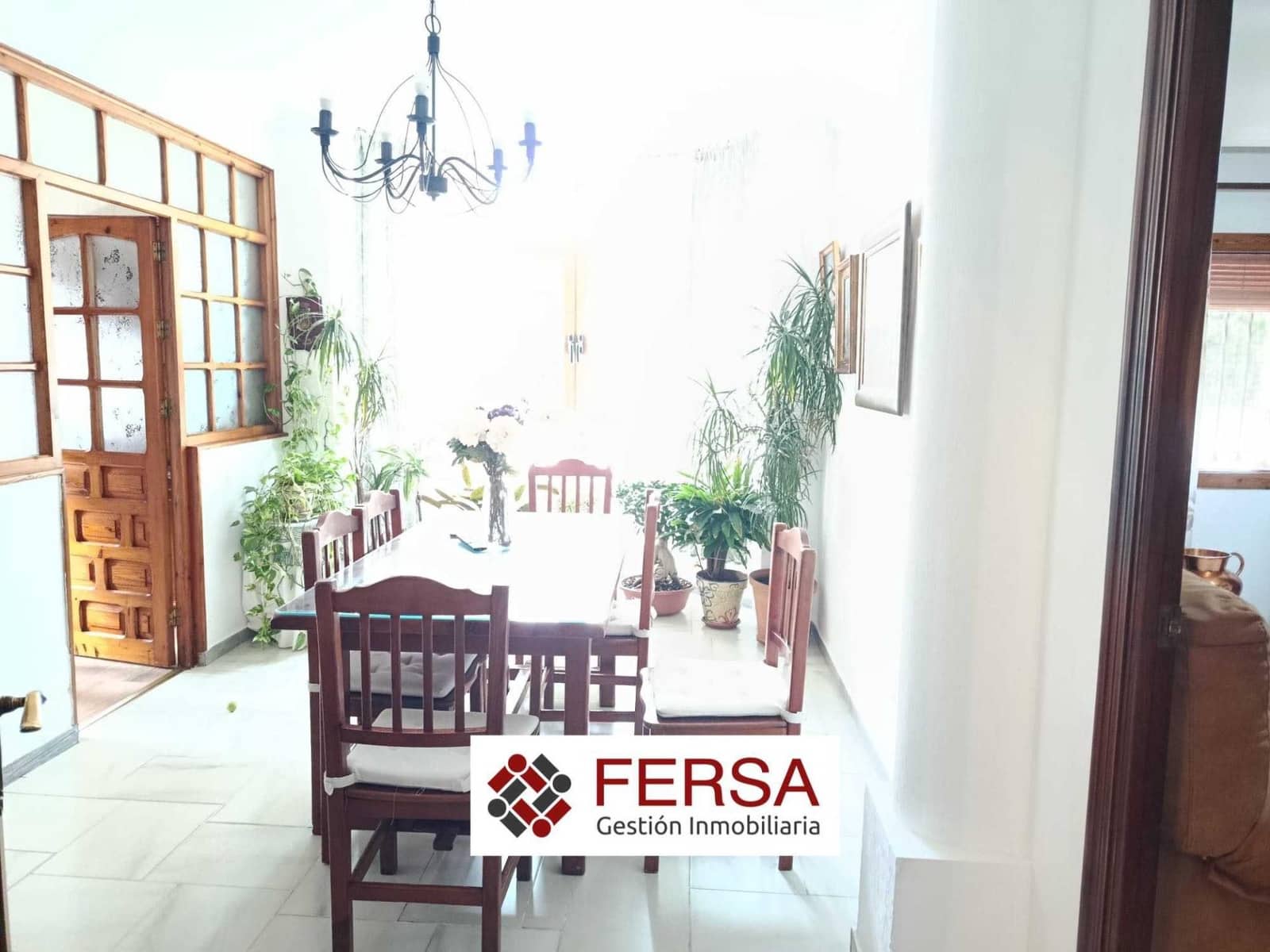5 bedroom Villa for sale in El Puerto de Santa Maria with garage - € 785,000 (Ref: 9829462)